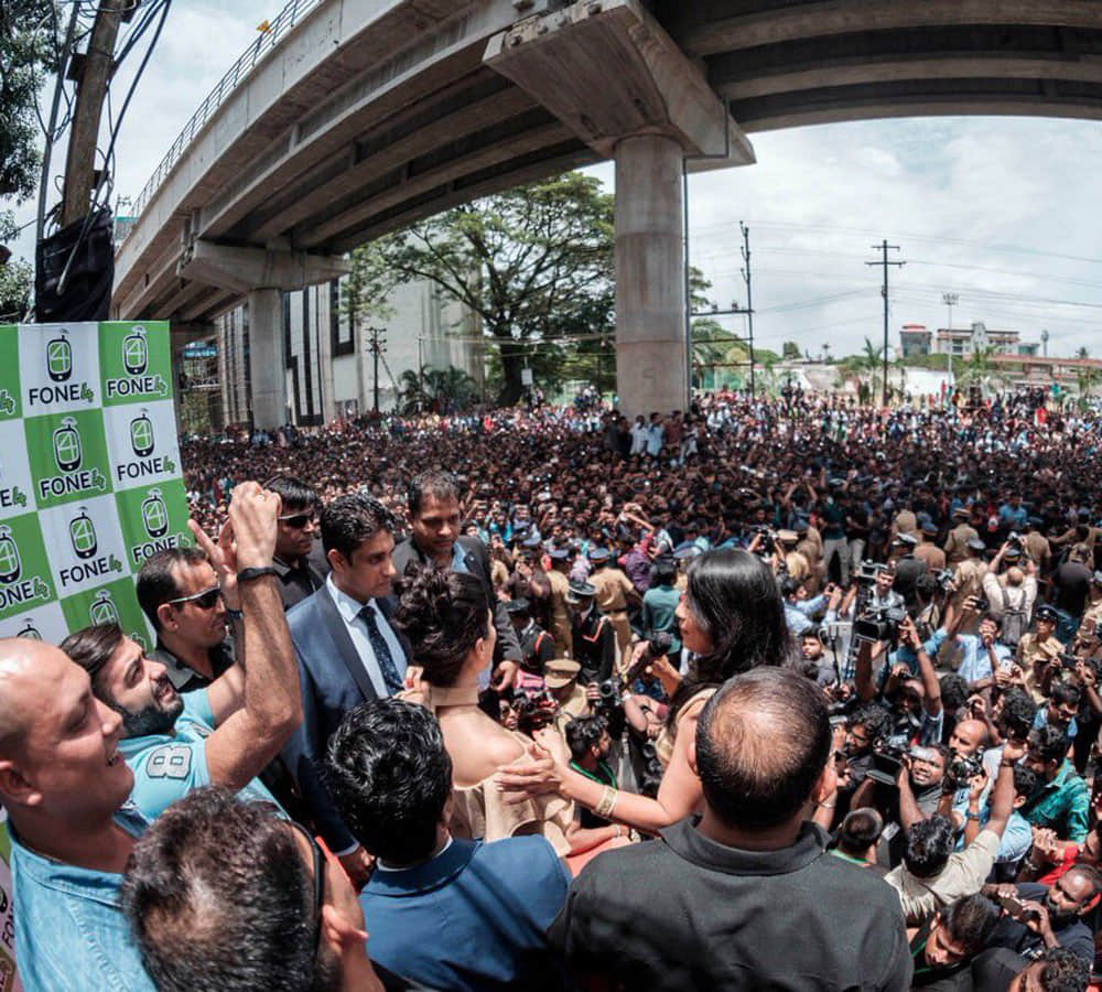 Sunny Leone thrilled with fans love as some even broke into the stage in kochi