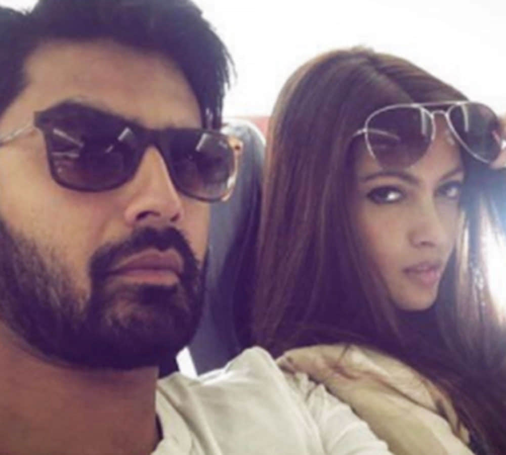 Riya Sen hot liplock with her husband Shivam Tewari photo viral