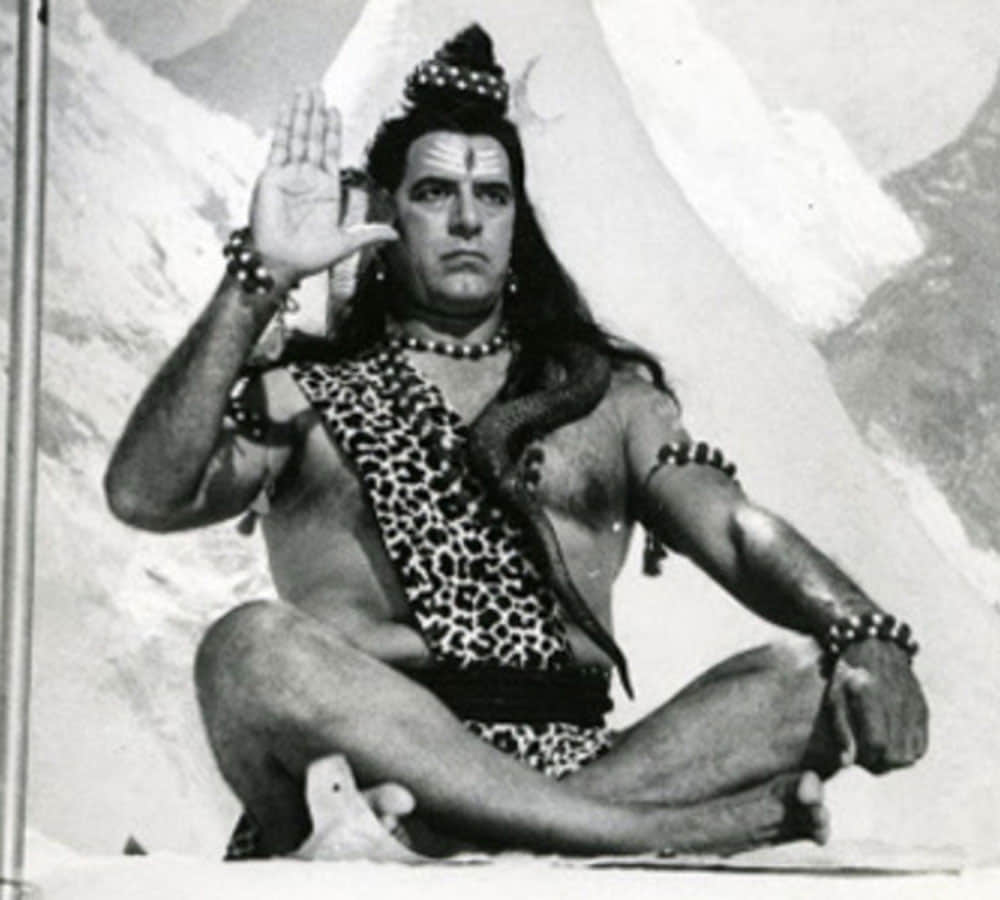 dara singh was famour wrestler actor and producer know about his personal life 