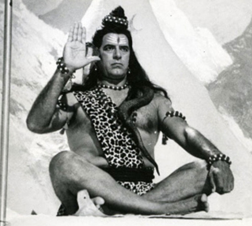 dara singh was famour wrestler actor and producer know about his personal life 