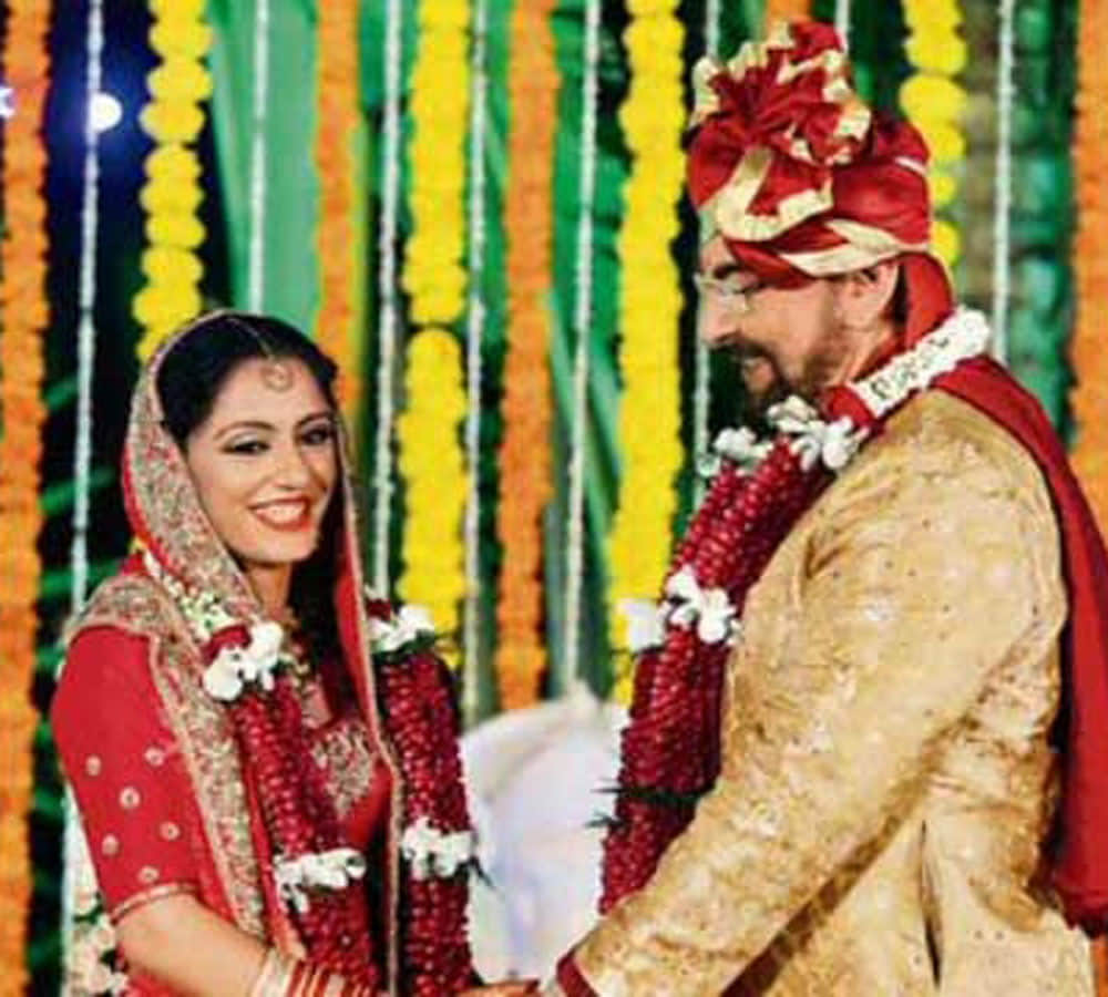 Pooja Bedi IGNORE To Father Kabir Bedi and Stepmother Parveen Dusanj