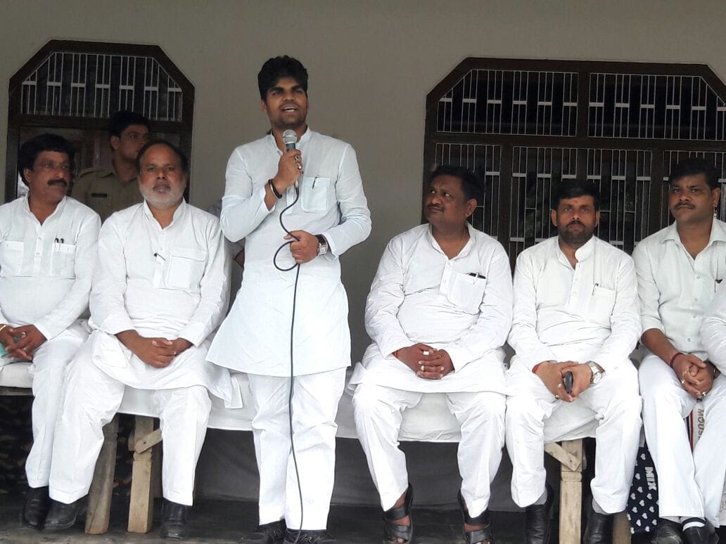 पुलिस ने किया उत्पीड़न तो होगा आंदोलन: अक्षय