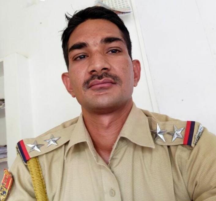 police inspector caught by acb taking bribe for 1.5 lakh rupees through broker in rajasthan