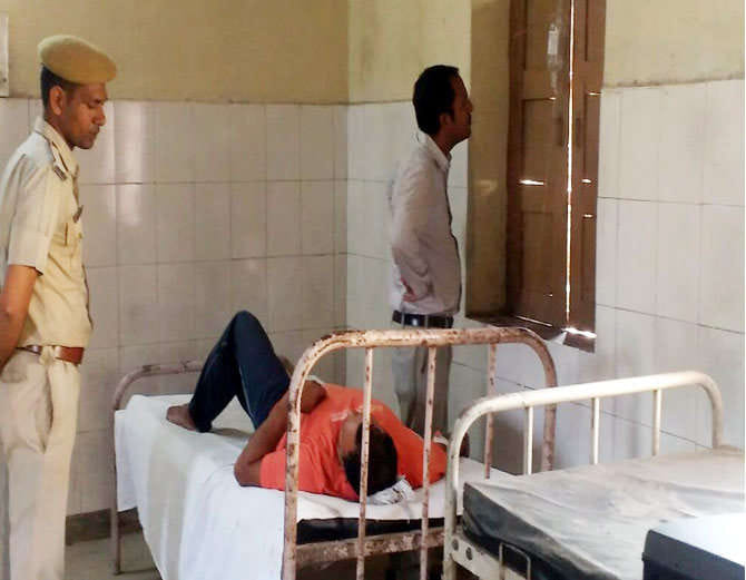 Bullet shot at a prisoner outside of the hospital in Dhaulpur