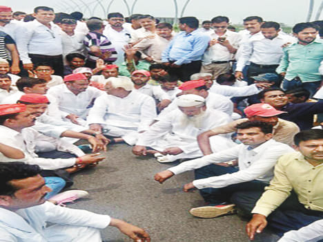 Separation of expressway on expressway, commotion in Kotwali