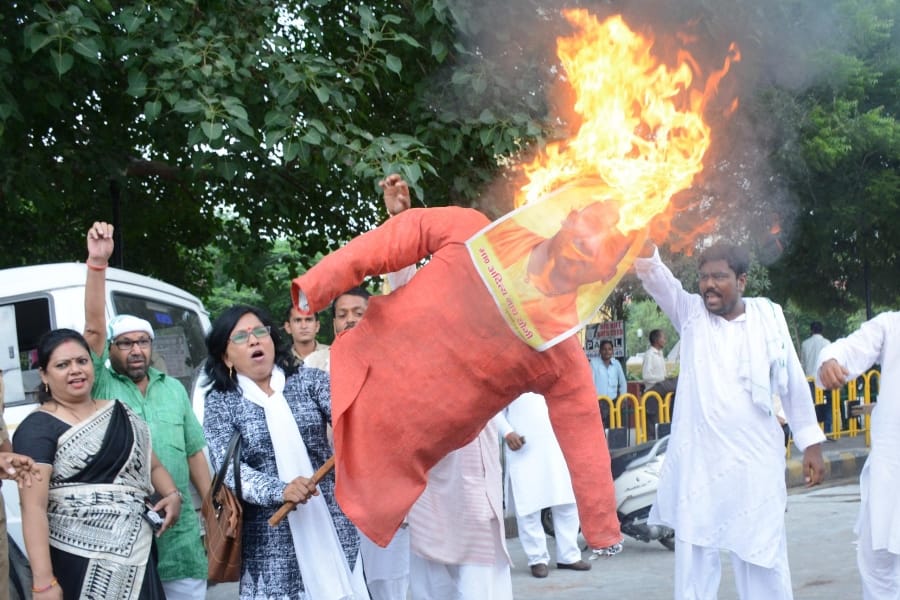murder case should be filled against responsible for deaths in gorakhpur demands RLD.