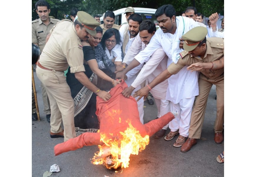 murder case should be filled against responsible for deaths in gorakhpur demands RLD.