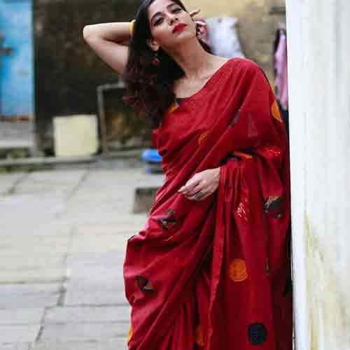GIRLS WEARING RED COLOR DRESSES CHANGES THE MOOD OF BOYS