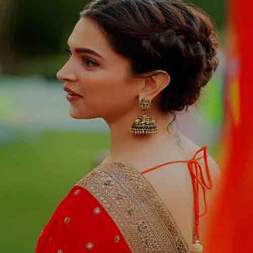 GIRLS WEARING RED COLOR DRESSES CHANGES THE MOOD OF BOYS