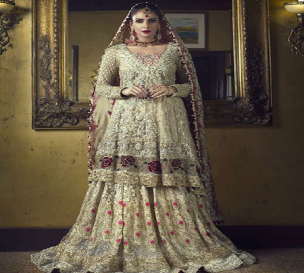 Pakistani Actress Saba Qamar photo shoot for Vogue India magzine 