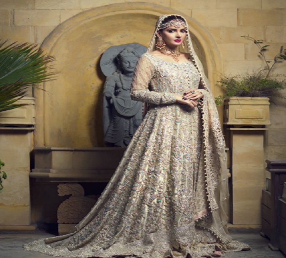 Pakistani Actress Saba Qamar photo shoot for Vogue India magzine 