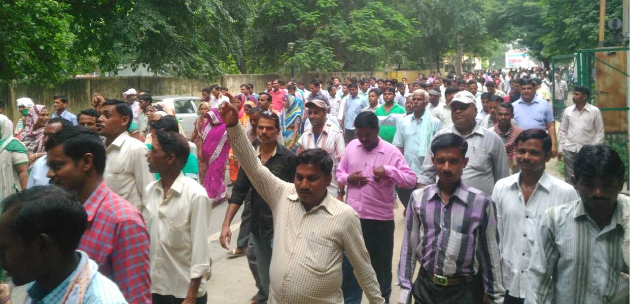 Meeting of the housing commissioner During the encroachment of development building