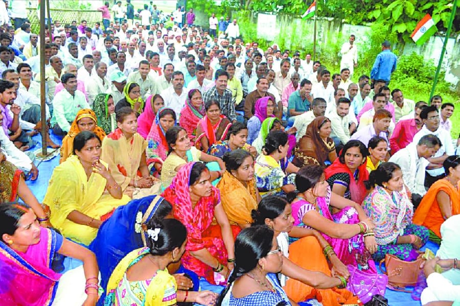 pics of shikshamitra protest in Uttar Pradesh.