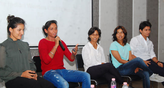 Indian women cricket team players reached Kanpur