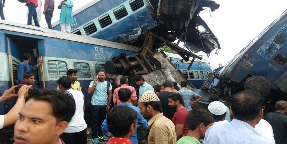 Puri Express going from Delhi to Haridwar was overturned, rescue work started
