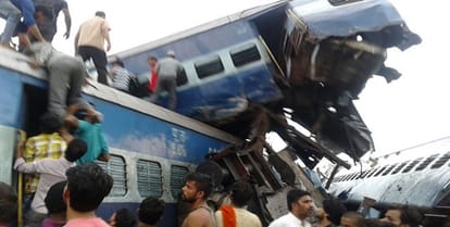 Puri Express going from Delhi to Haridwar was overturned, rescue work started