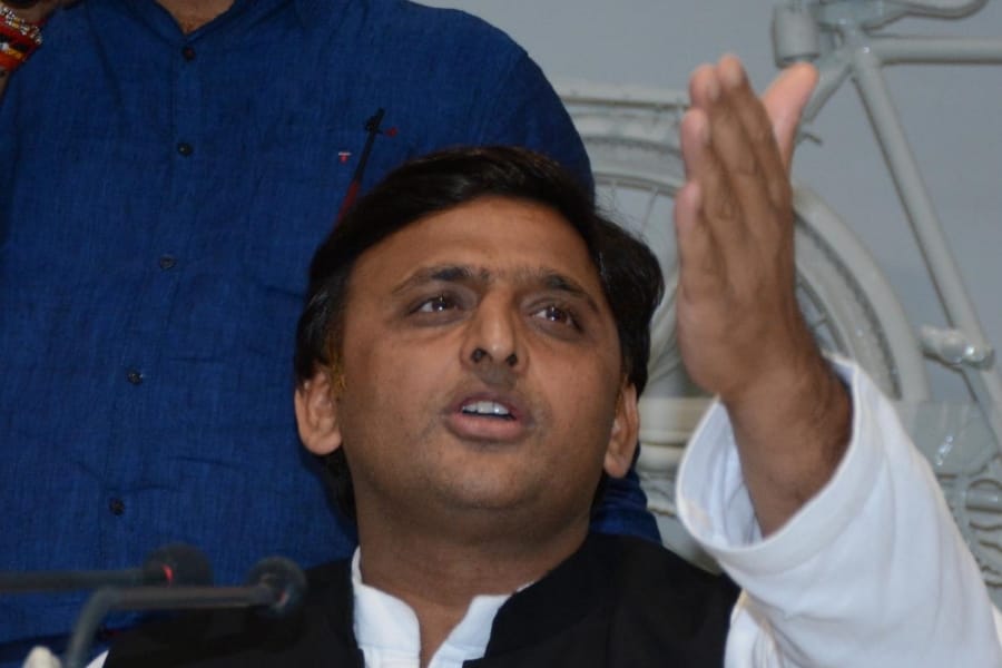 Akhilesh Yadav blames bjp for note ban and oxygen issue in Gorakhpur