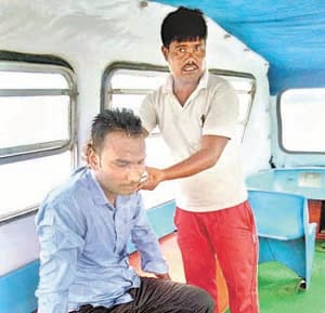 Competitive student leaped in Ganga from Shastri bridge, stirred up