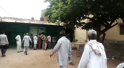 mangled dead bodies of two youth found on railway tracks and agriculture farm in alwar