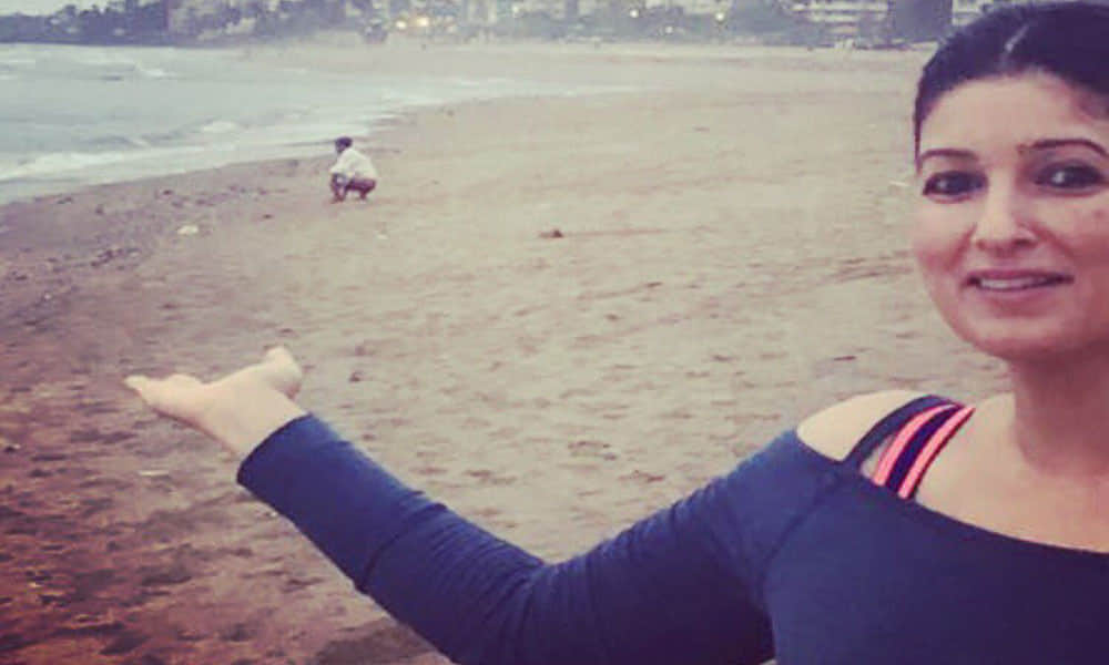 Akshay kumar wife and Former actor author Twinkle Khanna has shared a new picture with daughter Nitara