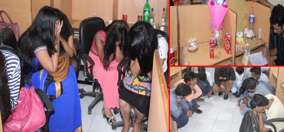 noida stf raids on fake call centres who do fraud in the name of insurance company