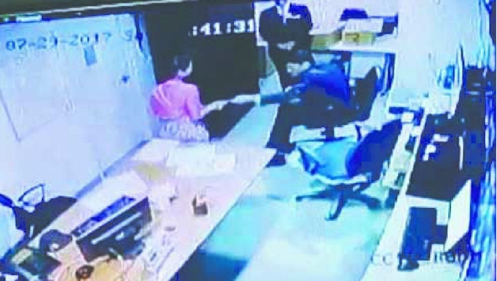 One Nigerian jumped off the roof in delhi