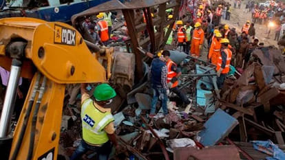 Who is responsible for death of passengers