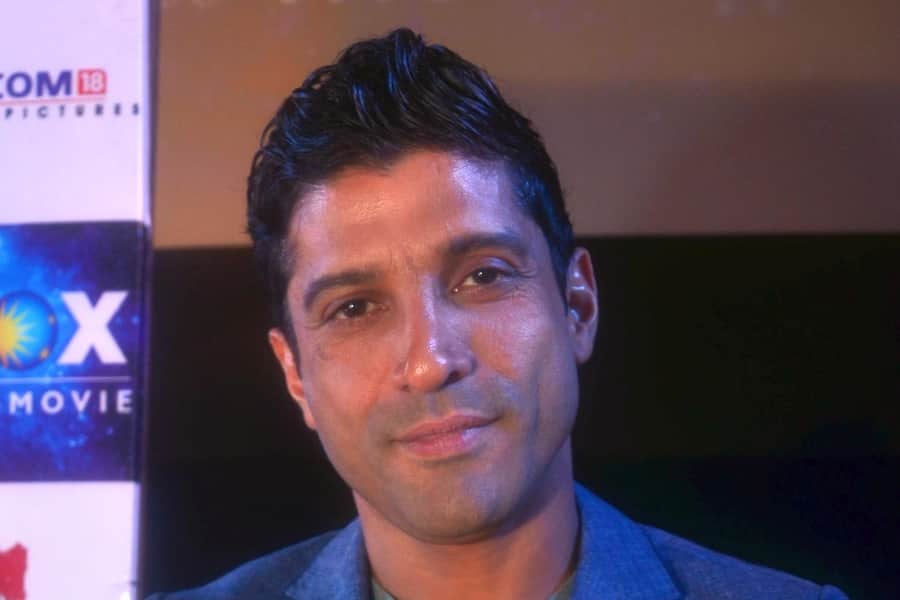 Farhan Akhtar dares BJP's National Spokesperson on Mersal issue, says-How dare you sir?