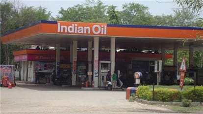 looted rupees from petrol pump in Bareilly