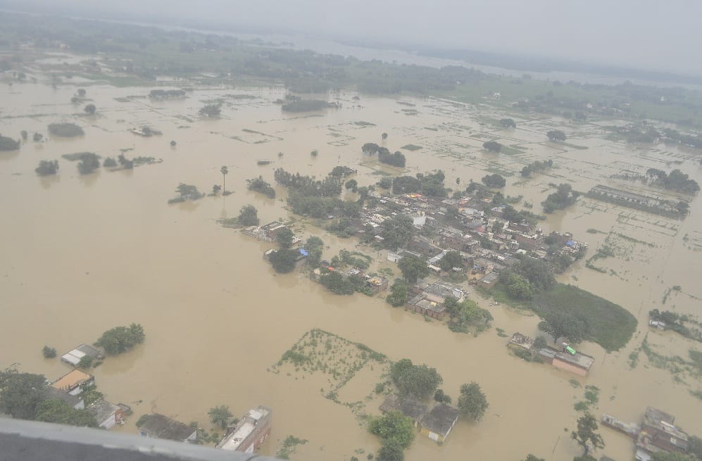 कैंपियरगंज में अलगटपुर बांध टूटा