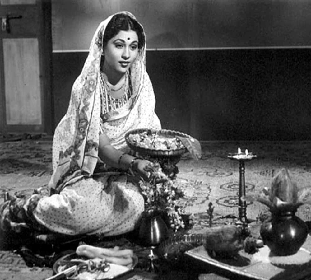 Nirupa Roy Birthday Special when she arrest on dowry case