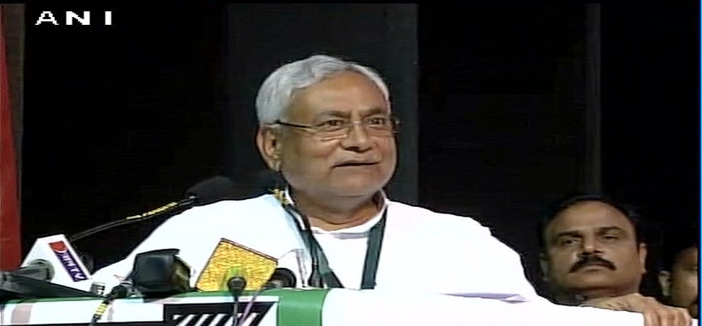 JDU formally joins NDA Nitish kumar slams Sharad yadav 