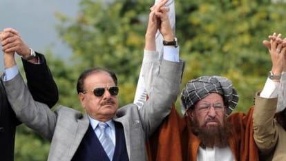 Pakistan: General Muhammad Zia-ul-Haq was killed in a bomb blast 