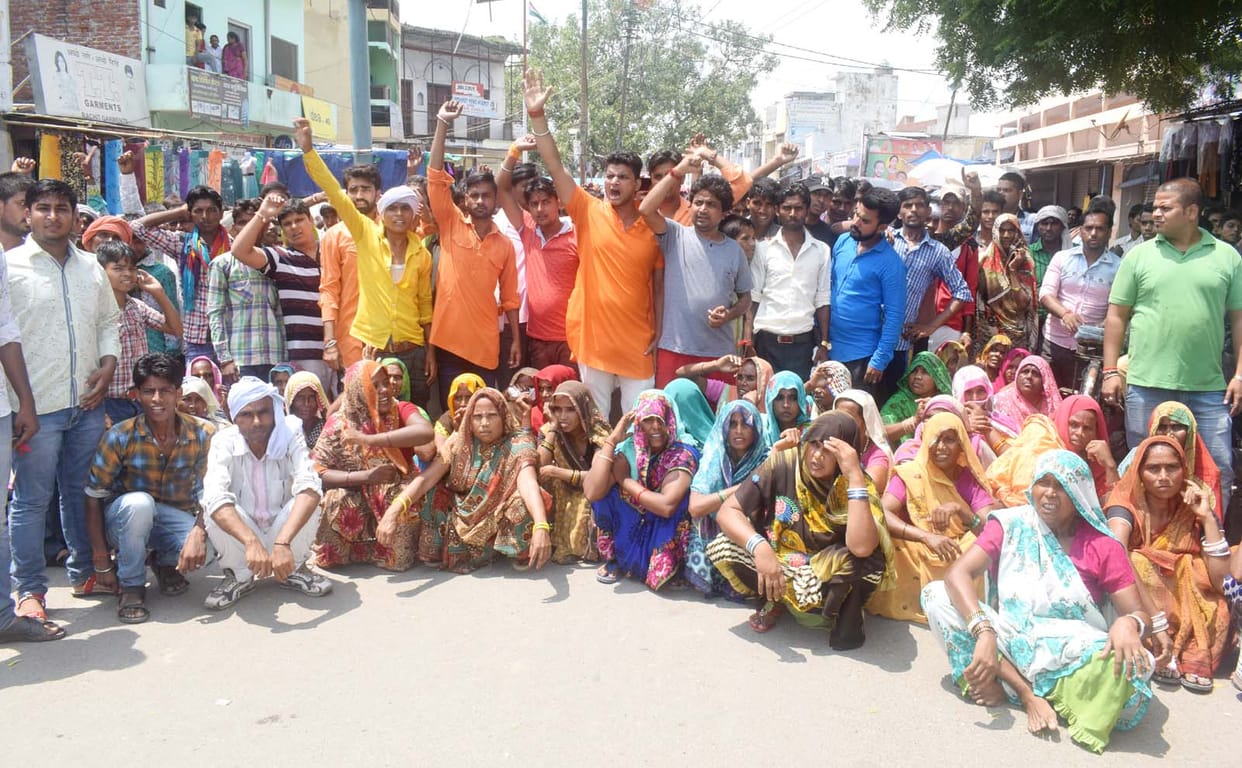 Protest on removal of Loudspeeker in Budaun