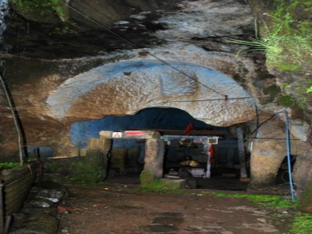mysterious patal rudreshwar cave of lord shiva  champawat