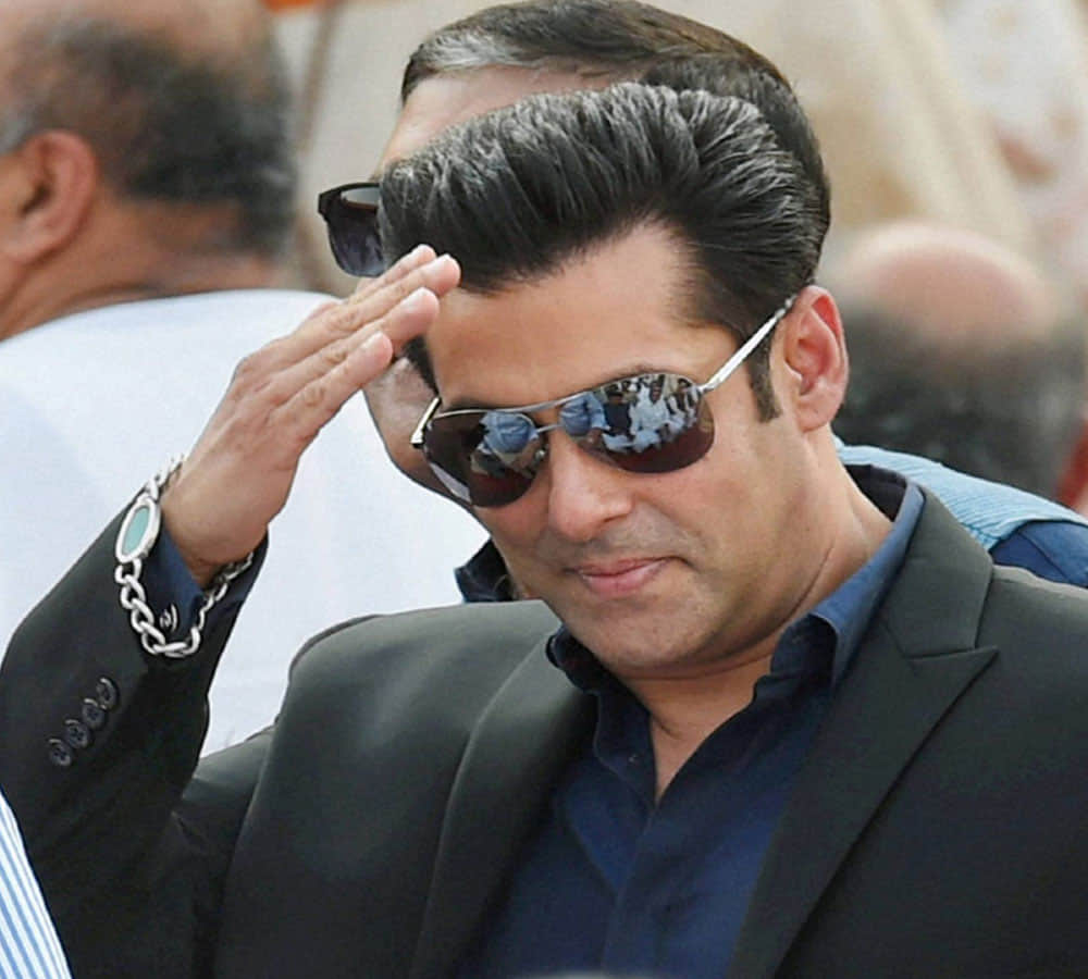 salman khan ex manager reshma shetty is being signed by priyanka chopra as her manager