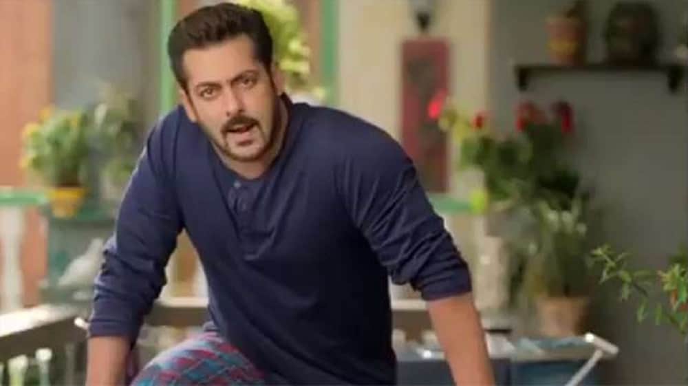salman khan sing a song during his parents wedding anniversary