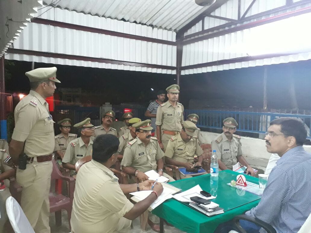 varansi ssp reach direka police chowki late night