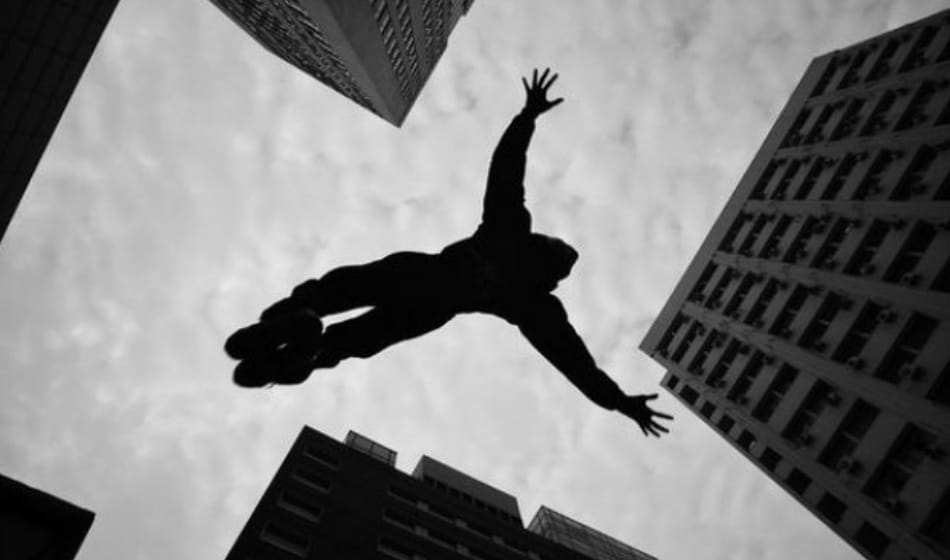 women committed suicide jumped from seventh floor 
