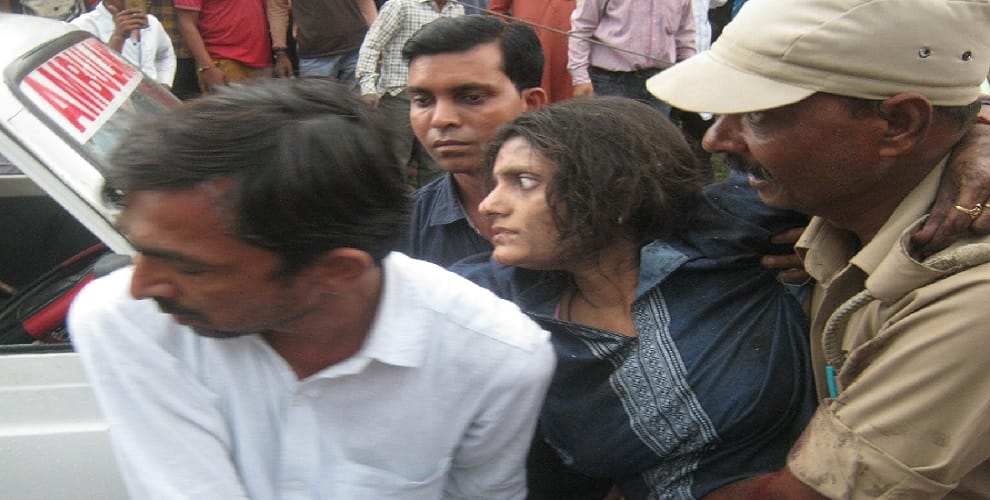 An innocent girl died in an accident in the womb, people crying at the condition of mother