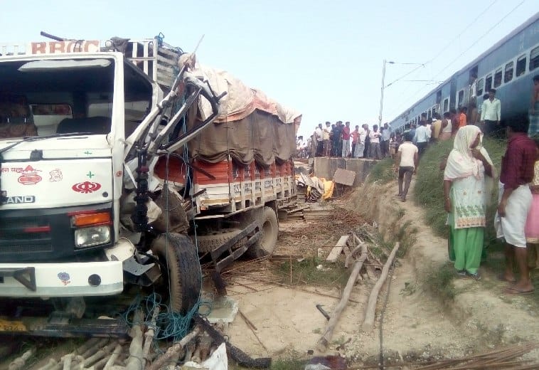 Due to the death of driver, the driver killed by Champaran Satyagraha Express