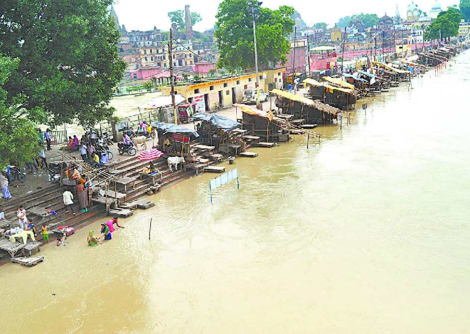 Infectious diseases spread through the contaminated water of the flood