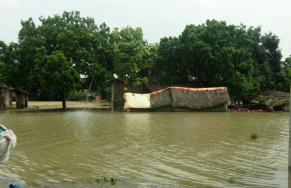 flood in ghaghra river harmfull for ajamgarh and mau