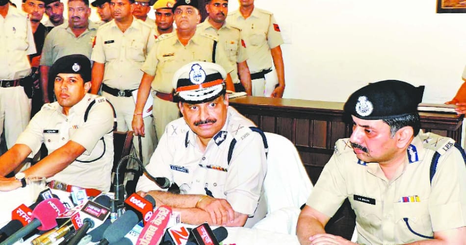 mobile number of gurmeet ram rahim adopted daughter honeypreet is viral on social media 