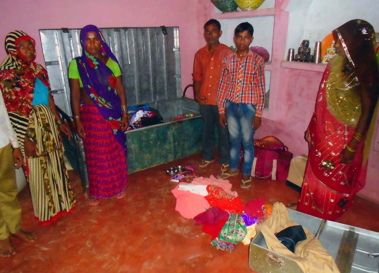 मदद को चीख पुकार मचाते रहे ग्रामीण