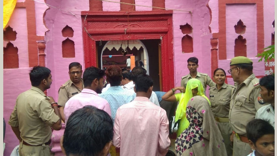Hindu-Muslims come from distant places in this temple