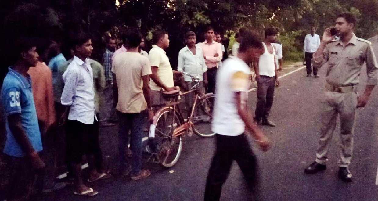 Bike rider robbery looted by couple