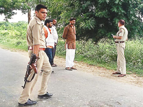 Junk trader robbed 89 thousand rupees