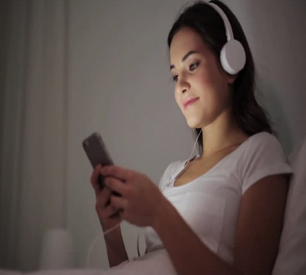 TIPS TO IMPRESS A WOMAN WHILE DOING CHATTING