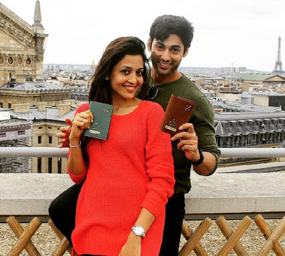 Ruslan Mumtaz and Nirali Mehta romantic photo shoot at Eiffel Tower 